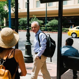 Να αποκαταστήσουμε την τιμή της ανεπίσημης Αθήνας