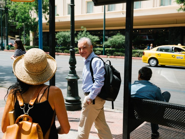 Να αποκαταστήσουμε την τιμή της ανεπίσημης Αθήνας
