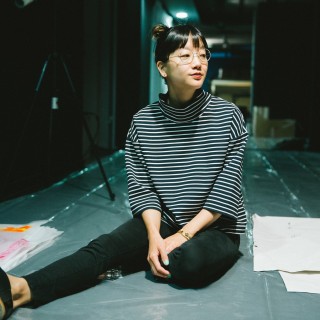 H κωφή sound artist Christine Sun Kim μας καλεί να ακούσουμε με τα μάτια μας