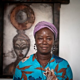 Η Λορέτα Μακόλεϊ πιστεύει ότι η Ελλάδα είναι ακατάλληλο μέρος να μεγαλώσει τα παιδιά της