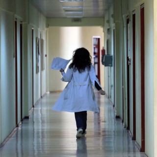 Ξεκινούν οι αιτήσεις για προσλήψεις ανέργων στον τομέα της υγείας