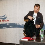 Σταύρος Θεοδωράκης: «Ακούμε τον Τσίπρα, αλλά δε συνεργαζόμαστε μαζί του»