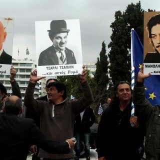 O Γιουλ Μπρίνερ, ο Τσάρλι Τσάπλιν και ο Μανώλης Αγγελόπουλος στο Σύνταγμα