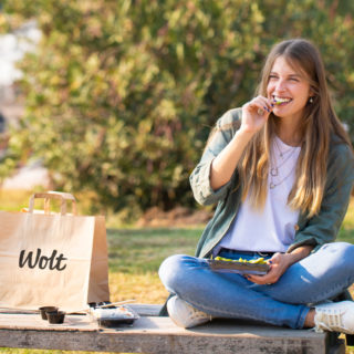 Βρήκαμε το food delivery app που έχει ξετρελάνει τους Αθηναίους