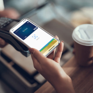 Τώρα οι κάρτες Alpha Bank στο Αpple Ρay