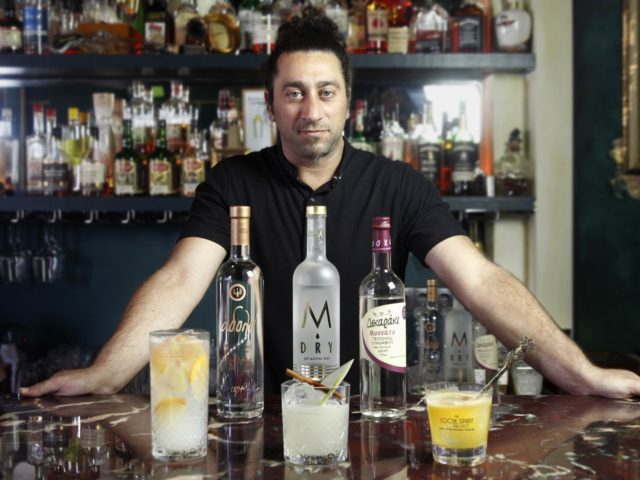 Ο Διονύσης Πολάτος μας καλωσορίζει στον κόσμο του «The Local Spirit Project»