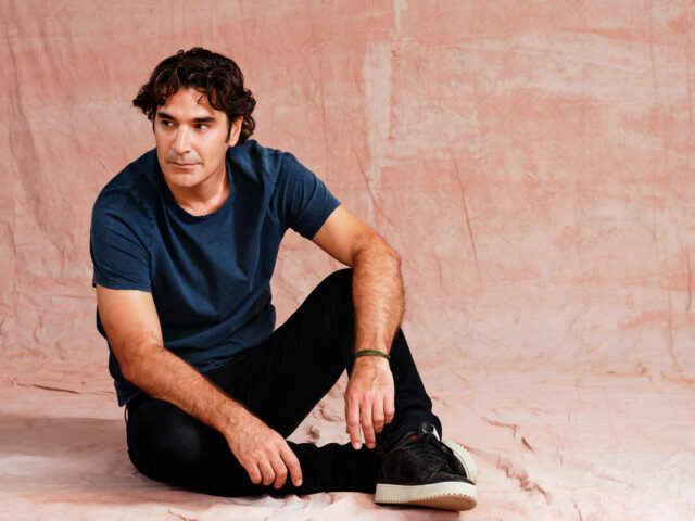 43 λεπτά με τον Χριστόφορο Παπακαλιάτη