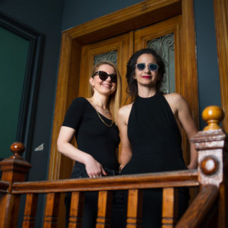 Ποιο είναι το δημιουργικό δίδυμο πίσω από το branding σε αγαπημένα στέκια της Αθήνας;