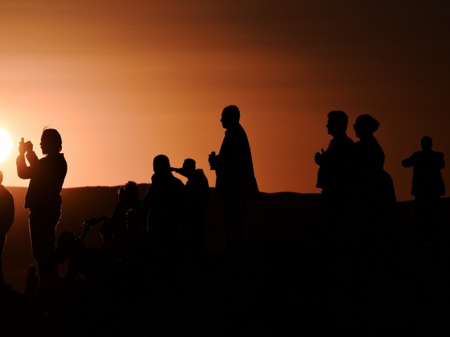 Κούρδοι πετούν πατάτες στα αμερικανικά στρατεύματα που αποχωρούν από τη βορειοανατολική Συρία