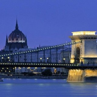 Η Ουγγαρία θα φορολογήσει το ίντερνετ