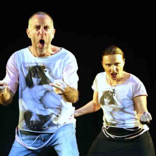 H παράσταση Woman ανεβαίνει στο θέατρο ΡΟΕΣ