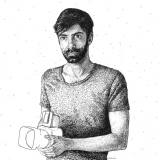 Ο Ανδρέας Σιμόπουλος ετοιμάζει πυρετωδώς την έκθεση Inner Portraits στο Φουάρ