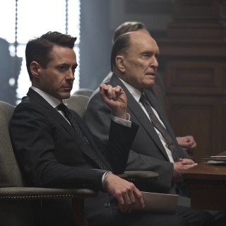 Αν δεν ήταν ο Ρόμπερτ Ντιβάλ, θα μιλούσαμε για ένα «σκυλοβαρετό» μπουκέτο ταινιών