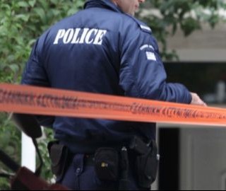 Μπήκε σε ανθοπωλείο και πυροβόλησε την πρώην σύζυγό του