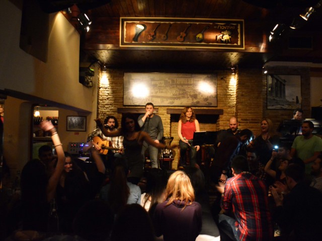 Το Ποντίκι που βρυχάται με ρεμπέτικα