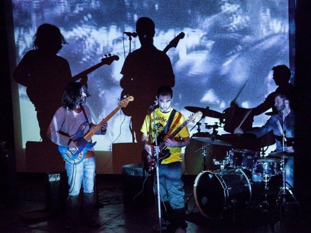 Είδαμε το αδυσώπητα ροκ Θείο Τραγί