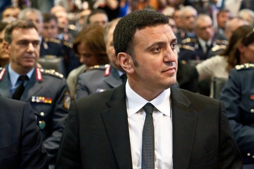 Έκτακτη σύσκεψη στο Υπουργείο Δημόσιας Τάξης για νέο σεισμό