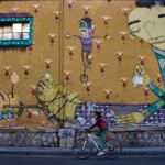 Guardian: Η σύγχρονη τέχνη του γκράφιτι στους τοίχους της Αθήνας