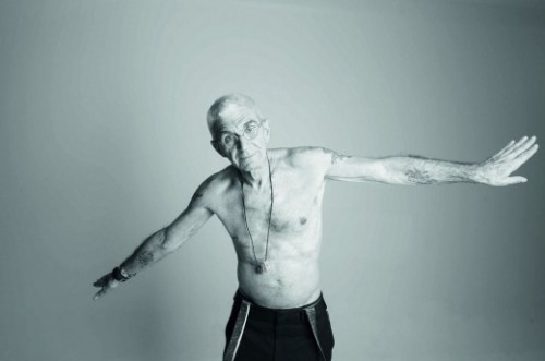 Ο Γιάννης Μπουτάρης και άλλοι διάσημοι φωτογραφίζονται κατά του AIDS