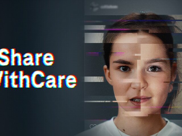 ShareWithCare: Η viral καμπάνια της Telekom μάς καθηλώνει με ένα μήνυμα από το μέλλον
