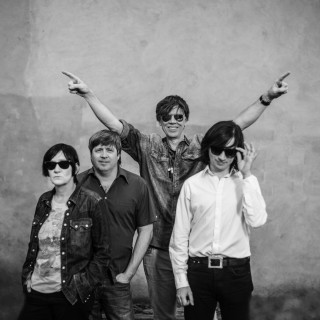 Σε αυτή τη συνέντευξη ο Thurston Moore στέκεται στο ύψος του. #diplis