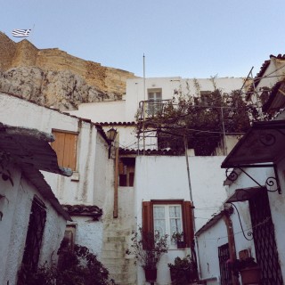 Μα καλά, ποιος μένει στ’ Αναφιώτικα;