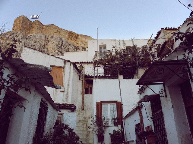 Μα καλά, ποιος μένει στ’ Αναφιώτικα;