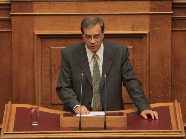 Δημοσίευμα βόμβα: Ο Γκίκας Χαρδούβελης έβγαζε τα λεφτά του στο εξωτερικό