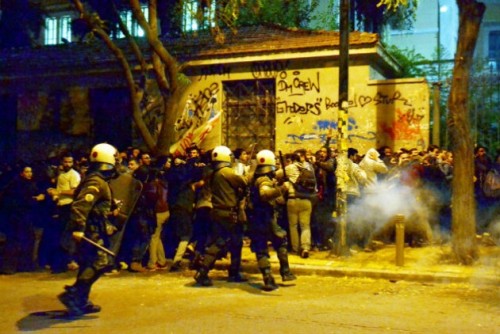 Η βίαιη επίθεση των ΜΑΤ κατά των φοιτητών