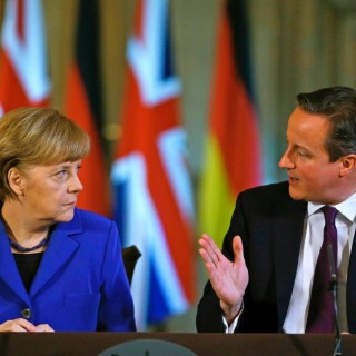 Μέρκελ σε Κάμερον: δεν μπαίνουν περιορισμοί στην ελευθερία μετακίνησης εντός της ΕΕ