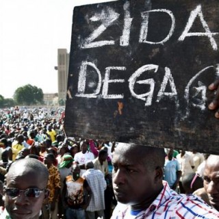 Ο στρατός της Μπουρκίνα Φάσο υπόσχεται γρήγορη παράδοση της εξουσίας στους πολιτικούς