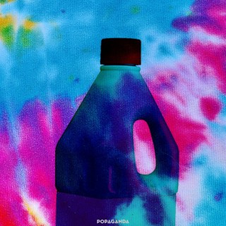 Γιατί η χλωρίνη ξεβάφει τα ρούχα μας;