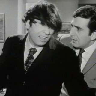 Αγαπητέ ποιητή, γιατί στην Ελλάδα των δύο Νόμπελ Λογοτεχνίας συνεχίζουν να σας αποκαλούν «Φανφάρα»;