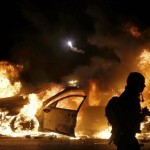 Ταραχές στο Φέργκιουσον για την μη παραπομπή σε δίκη του αστυνομικού που σκότωσε τον 18χρονο Μάικλ Μπράουν