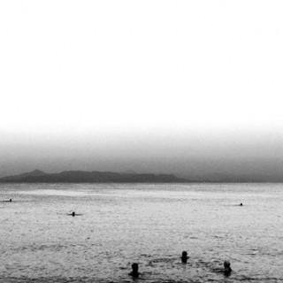 Βουτιές στη χειμωνιάτικη Αθήνα