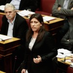 Οι δύο μαρτυρίες για το βενζινάδικο-gate της Ζωής Κωνσταντοπούλου