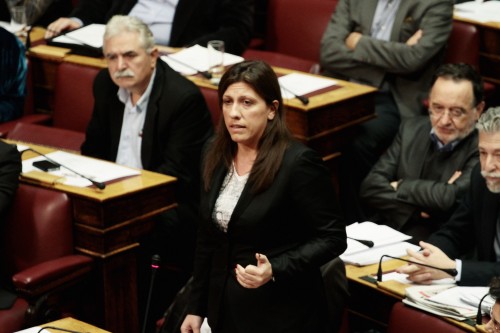 Οι δύο μαρτυρίες για το βενζινάδικο-gate της Ζωής Κωνσταντοπούλου