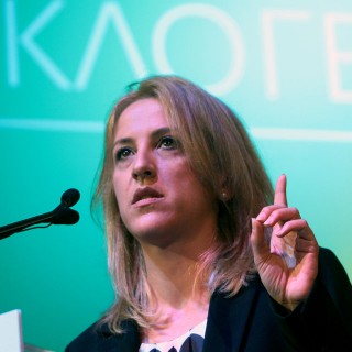 Η Ρένα Δούρου «επαναστατεί» κατά του ΟΑΕΔ