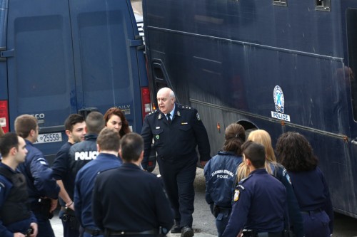 Τρόμος σε κλάμπ της Πάτρας: 35χρονος μπήκε με όπλο και απείλησε να σκοτώσει