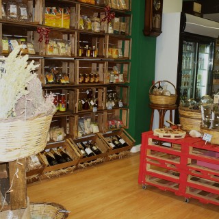 Στο Groceristas θα βρεις μπίρα από μανιτάρια και αφροδισιακές παπαρδέλες