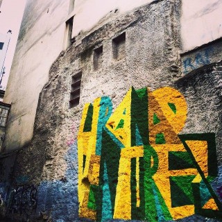 Ο Δημήτρης Μαυροκεφαλίδης γνώρισε επιτέλους την γειτονιά του, του Ψυρρή