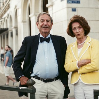 Η πόλις θα σε ακολουθεί. Στους δρόμους θα γυρνάς  τους ίδιους. Και στες γειτονιές τες ίδιες θα γερνάς·