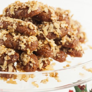 Βρήκαμε τους καλύτερους κουραμπιέδες και τα γευστικότερα μελομακάρονα της Αθήνας