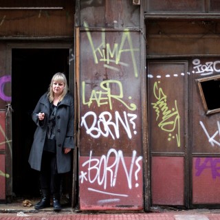 H Φωτεινή Μπαξεβάνη δίνει μια από τις ερμηνείες της χρονιάς