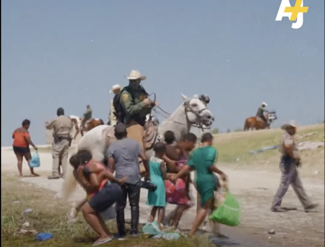 ΗΠΑ: Έφιπποι συνοριοφύλακες κυνηγούν με λάσο μετανάστες [ΒΙΝΤΕΟ]
