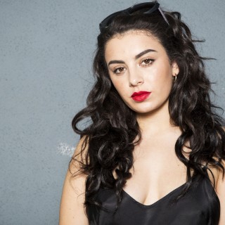 Charli XCX – Sucker
