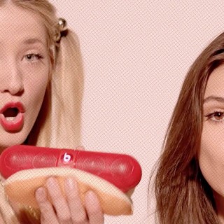 «Τι λέτε, κορίτσια, υπάρχει σεξισμός στην Ελλάδα σήμερα;»