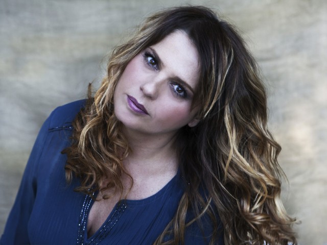 Η Ελένη Τσαλιγοπούλου ίσως να είναι η μοναδική λαϊκή τραγουδίστρια που δεν τραγούδησε νέα λαϊκά τραγούδια