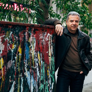 Ο Δημήτρης Θεοδόσης περιπλανιέται στην «Έρημο της Μνήμης»