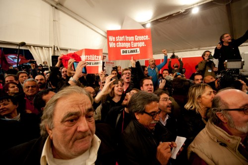 Πως πανηγύρισαν στο κεντρικό περίπτερο του ΣΥΡΙΖΑ